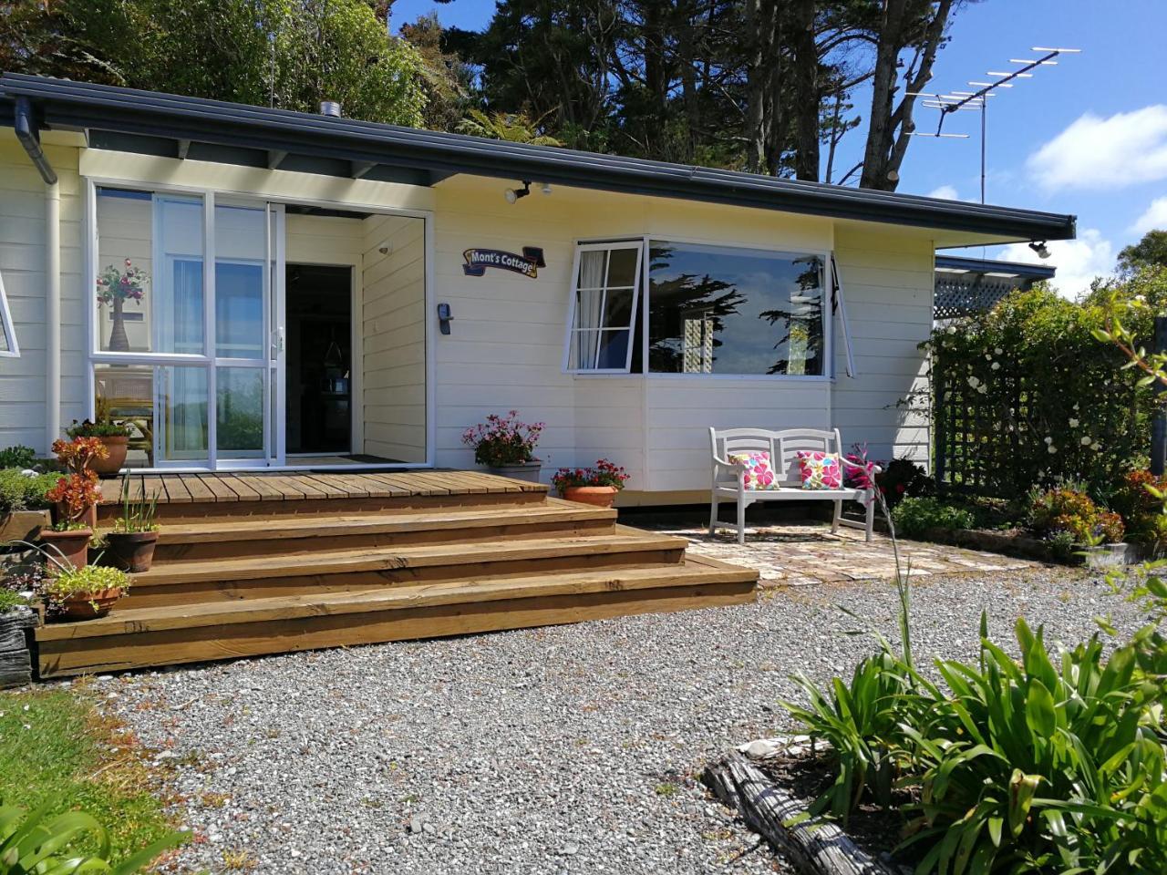 Mont'S Cottage Awatuna Exterior photo